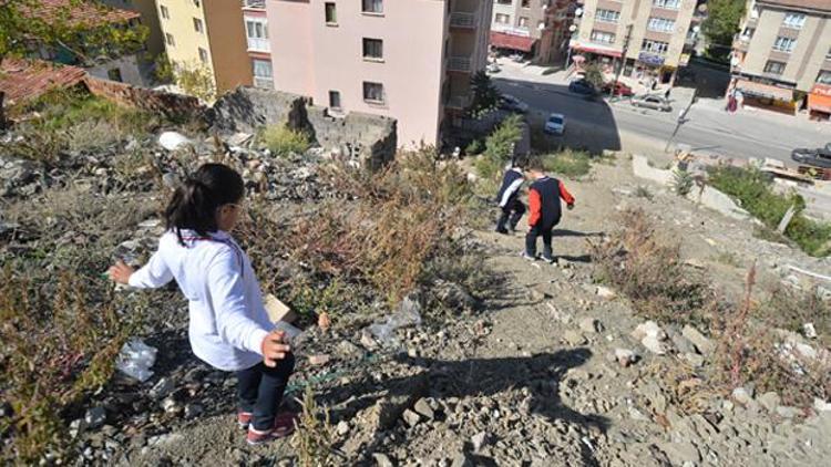 Vatandaş merdivenini kendi yaptı