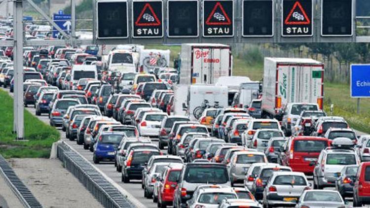 Almanya’da trafik sıkışıklığı rekor kırdı