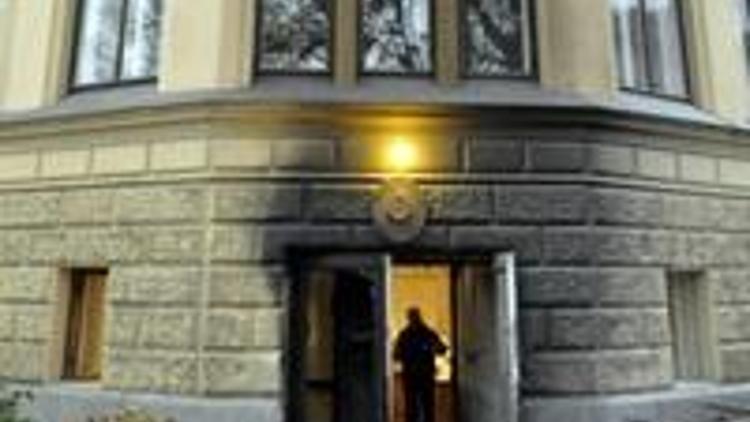 Helsinki Büyükelçiliğimiz kundaklandı