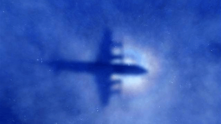 Çin, kayıp uçağı suyun altında arayacak