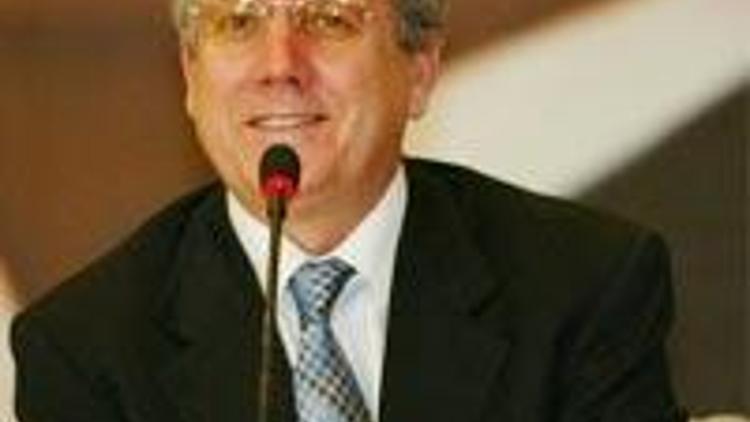 Aziz Yıldırım ödülünü kaybetti