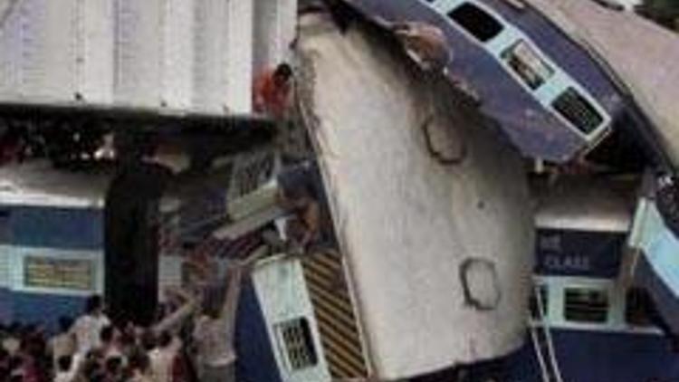 Hindistanda tren kazası: 61 ölü