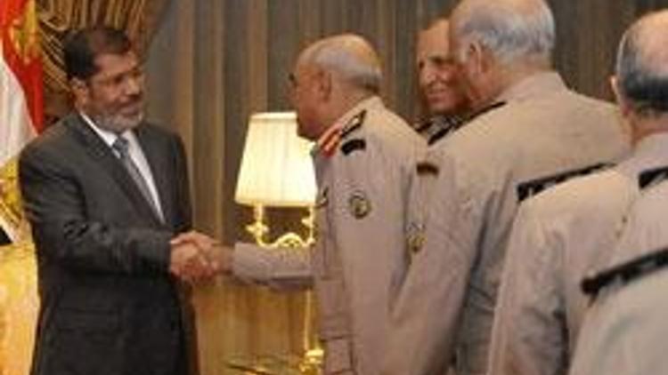 Mısırda 70 general emekli edildi