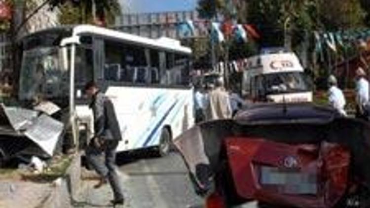 Beşiktaşta trafik kazası: 13 yaralı