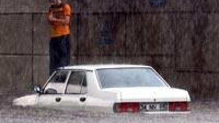 İstanbulu yağmur vurdu