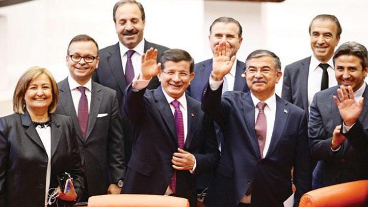 AK Parti oylarıyla Meclis Başkanı İsmet Yılmaz