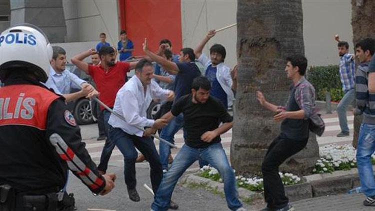 İzmir Kitap Fuarında kavga