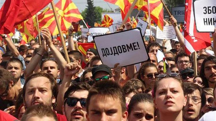 Makedonya’da binler hükümetin istifasını istedi