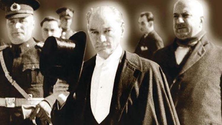 Atatürk fotoğrafları sergisi Agora’da