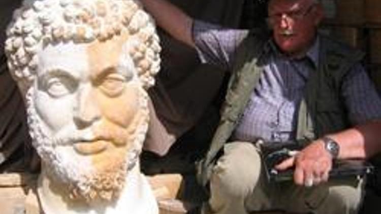 Roman emperor Marcus Aurelius statue found in Turkey