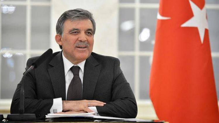 Abdullah Gül’den yeni üniversitelilere mesaj