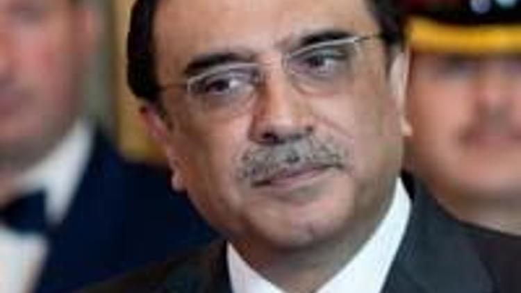 Pakistanda muhalefet Zerdariyi istifaya çağırdı