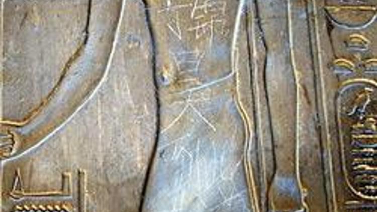 Mısırda tarihi esere adını yazdı, Çinde bulundu
