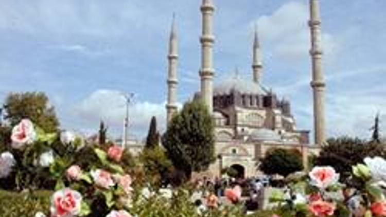 İlk kez bir camii