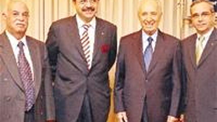 Filistinli ve İsrailli işadamları eskiden aynı otoya binmezlerdi Peres’le fotoğraf çektirdiler