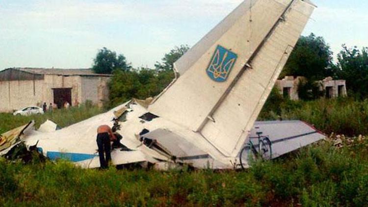 Ukrayna: Nakliye uçağı Rusyadan atılan füzeyle düşürüldü