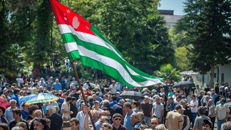 Abhazyada Başbakana güvensizlik oyu