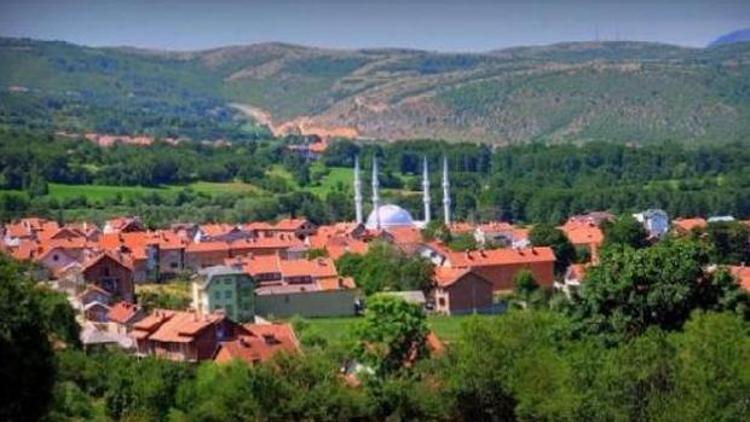 Kosovanın ilk dört minareli camisi tamamlandı
