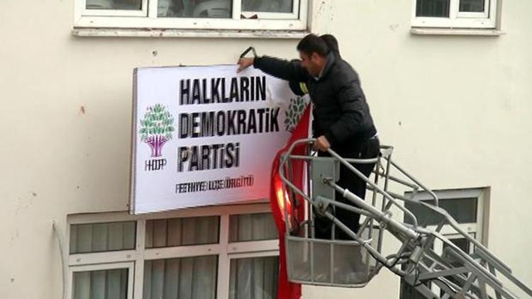 Demirtaş: Kaymak AKP tabelasını indirseydi nereye sürülürdü Allah bilir