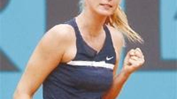 Sharapova turladı