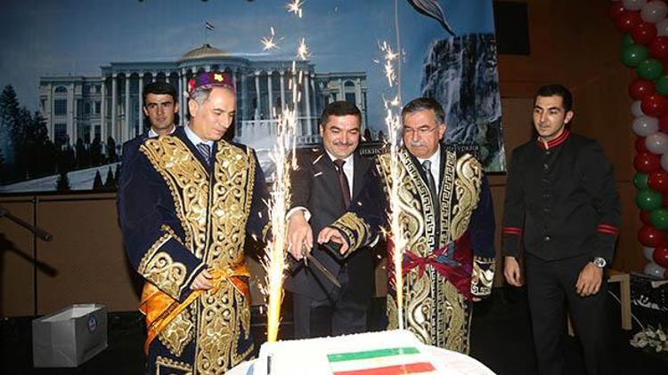 Tacikistan milli günü kutladı