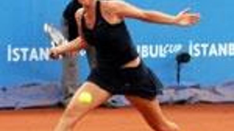 Maria Sharapova çeyrek finalde