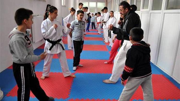 Engelliler karateyle öz güven kazanıyor