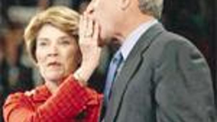Bush, Laura’yı ağlattı