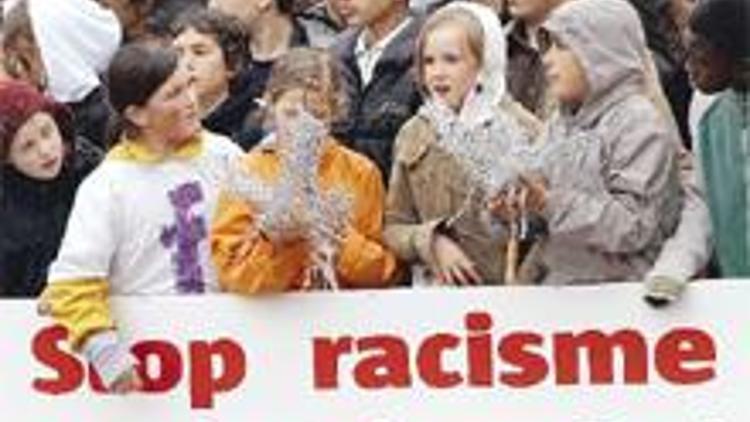 30 bin Belçikalı ırkçılığa karşı yürüdü