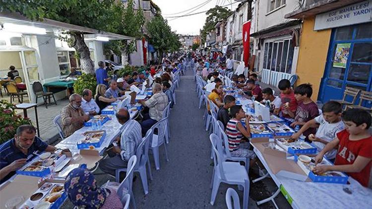 Ege Mahallesi sakinleri iftarda buluştu