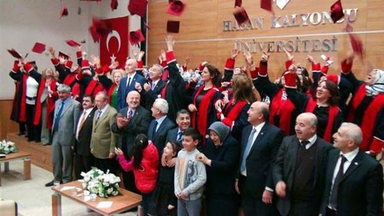 “Anne üniversitesi” mezunlarını verdi