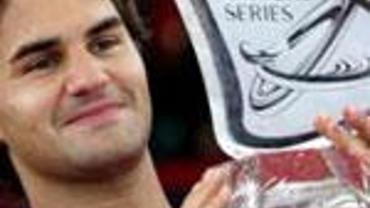 Federer, zirveyi kaptırmadı