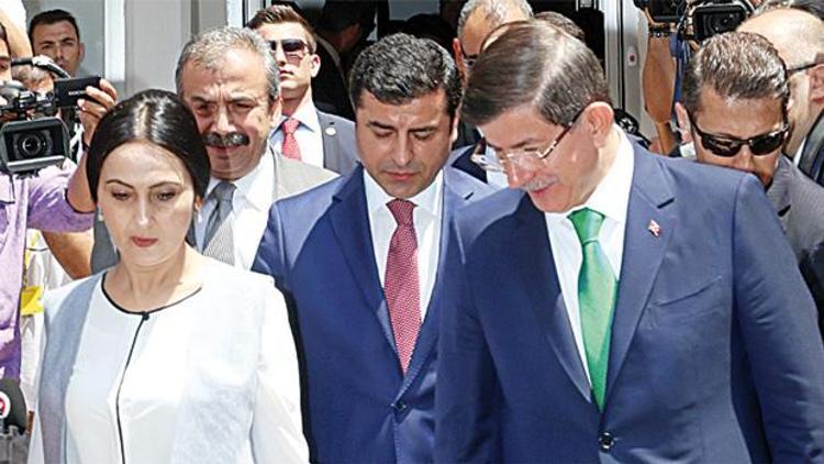 Demirtaştan Davutoğluna: CHP ile kurun destekleyelim