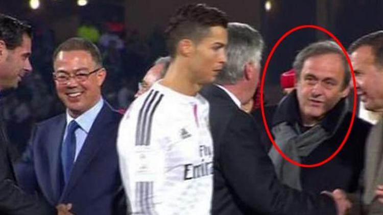 Cristiano Ronaldo, Michel Platininin elini sıkmadı