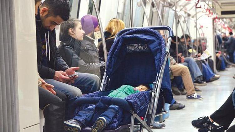 Sebati Karakurt’un seçimiyle Toplu taşımanın sıkıcı ve eğlenceli halleri