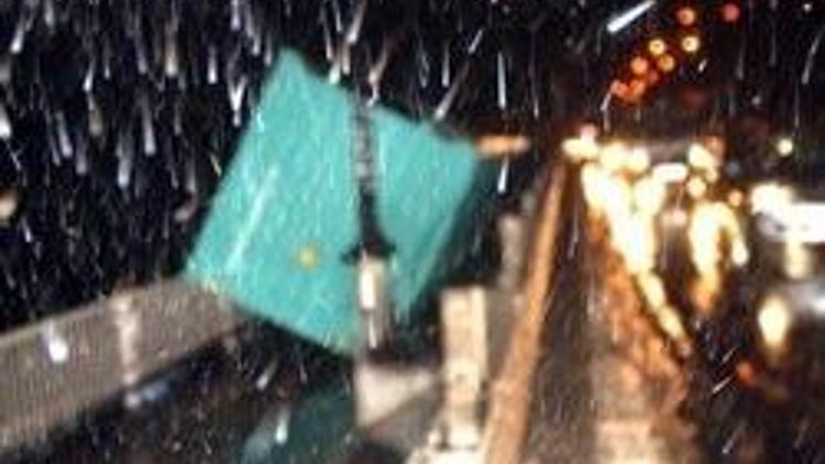 Fırtına, FSM Köprüsünde konteyneri uçurdu