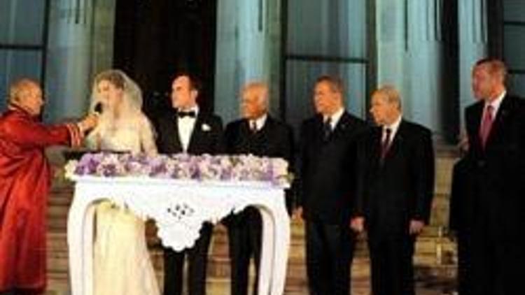 Erdoğan ve Bahçeli nikah şahidi oldu