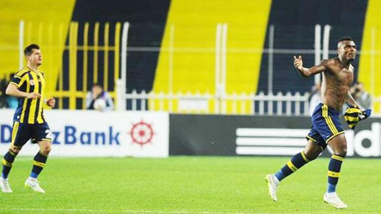 Emenike çıldırdı sosyal medya karıştı