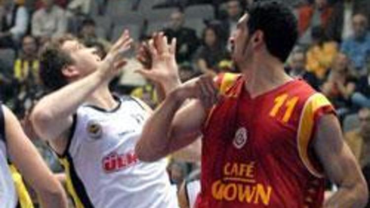 Fenerbahçe Ülker: 75 - Galatasaray Cafe Crown: 64