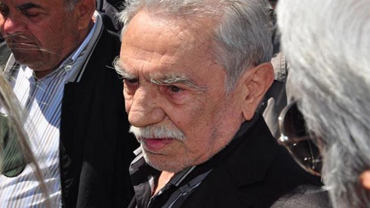 Aydemir Akbaş isyan etti: Cenazede fotoğraf çektirenlerden bıktık