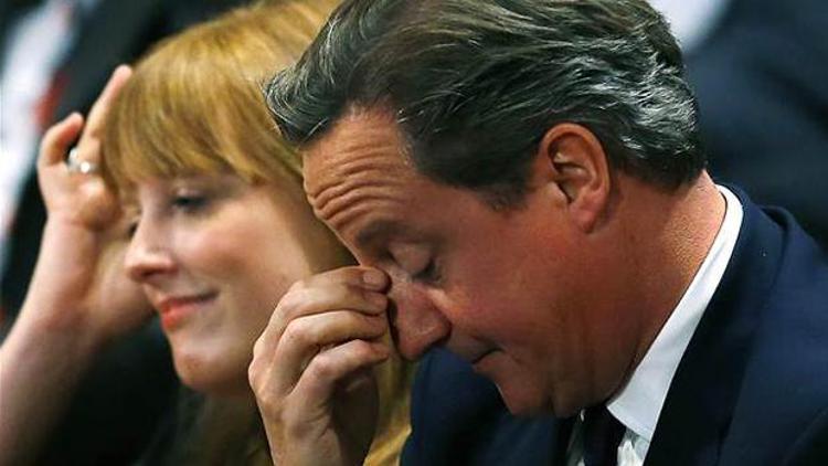 İngiltere Başbakanı Cameron gözyaşlarını tutamadı