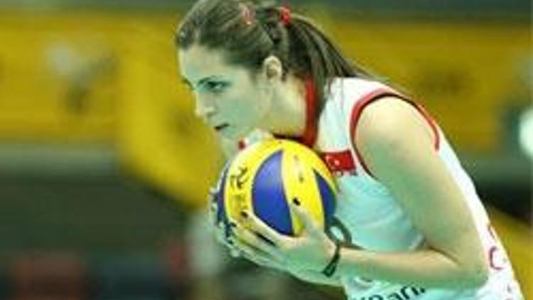 Milli voleybolcuya ödül