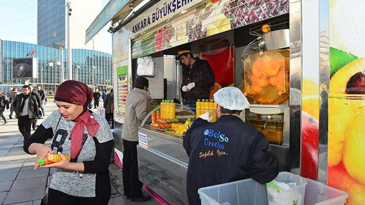 Günde 3 bin 500 litre portakal suyu