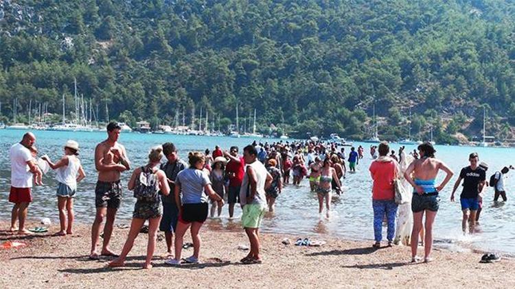 Kızkumu yerli ve yabancı turistlerin akınına uğruyor.