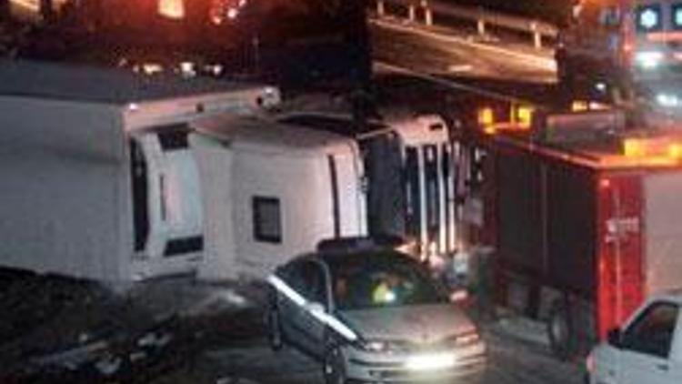 İspanyada taraftar otobüsü kaza yaptı: 4 ölü, 37 yaralı
