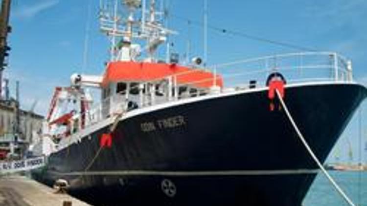 Türk karakol gemisi Kıbrıs’ta İtalyan gemisini engelledi
