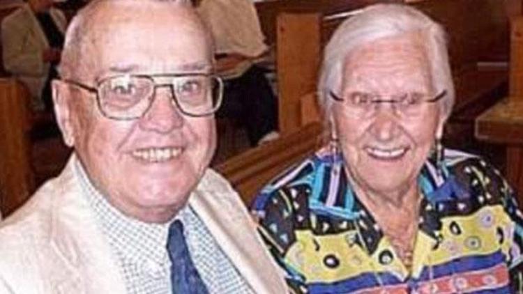 75 yıllık evli çift son nefeslerini aynı yatakta verdi