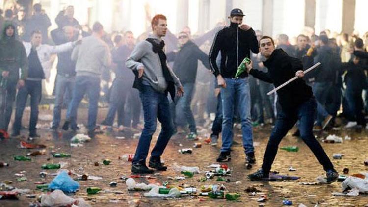 Feyenoord taraftarlarının Romadaki kültürel varlıklara zararı müthiş