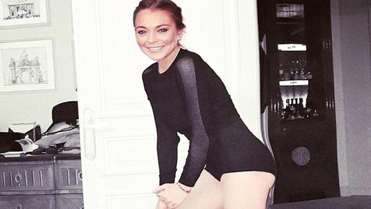 Lindsay Lohan’ın photoshop hatası