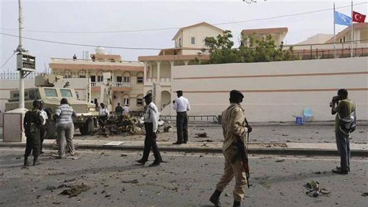 Somalide Türk heyetinin kaldığı otele bombalı saldırı